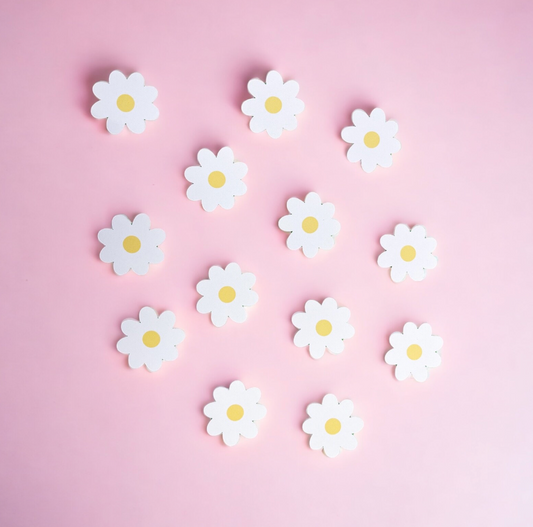 40 Piece Daisy Confetti | 1.5 inches | Daisy Table Decorations | Party Supplies | Daisy Confetti